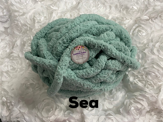 12/08/23 Friday 6:00 PM Cozy Hand Knitted Blanket Workshop